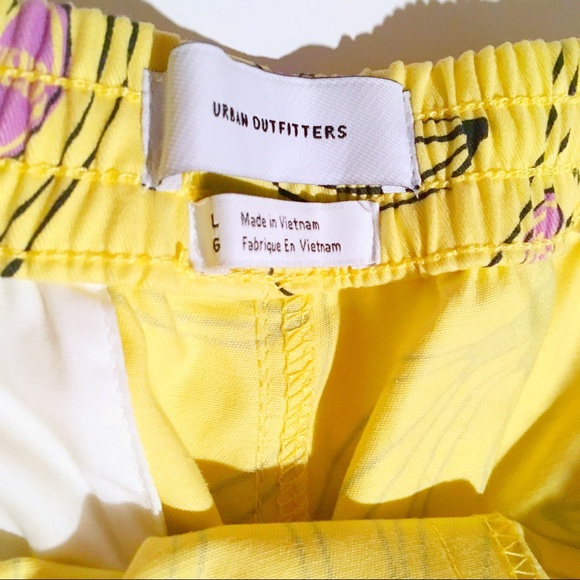 1 LEFT! 🍌 URBAN OUTFITTERS | MENS BANANAS SHORTS - Picture 8 of 8